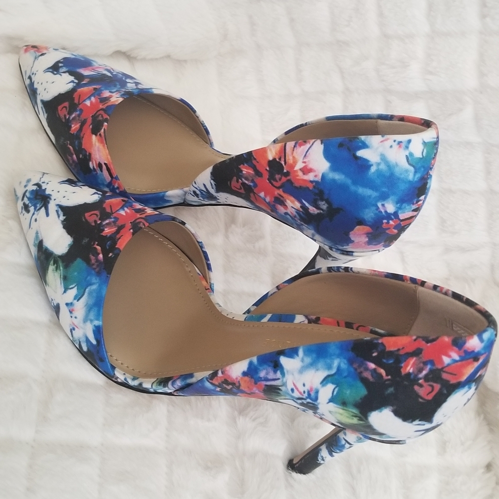 Saks Fifth Avenue Floral High Heals 6 M